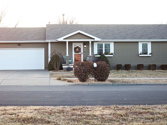 5th image of 638 Prairie Ln