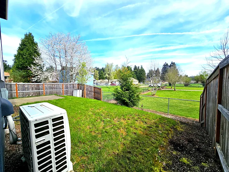 NE 24th Ave — Photo 4