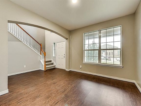 2nd image of 479 Sunnyside Dr