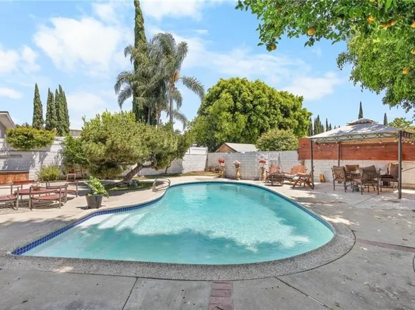 15354 Leadwell St, Van Nuys, CA 91406