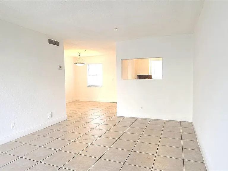 4251 NW 5th St #109 — Photo 6