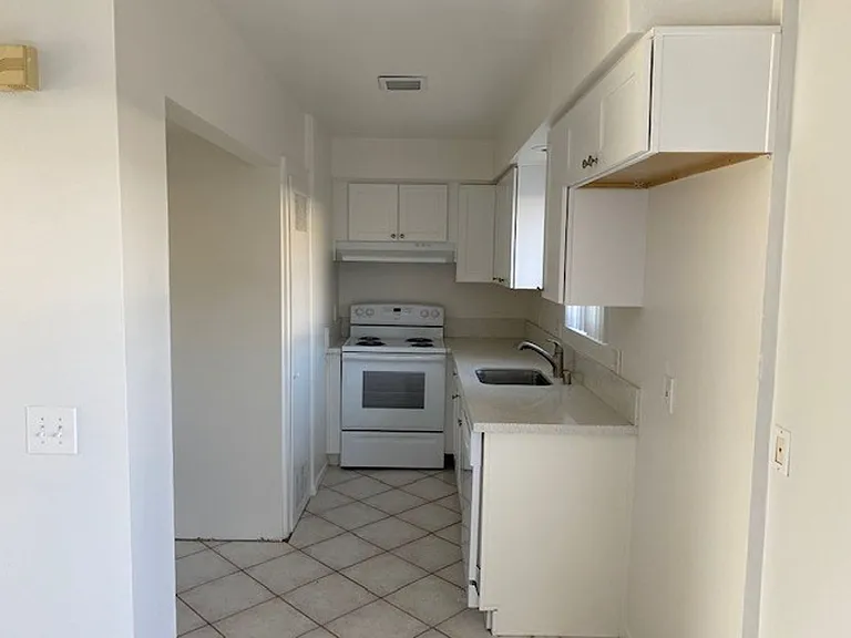 19905 Derbyshire Ln — Photo 4