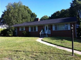 3826 Crosland Rd, Winston Salem, NC 27106