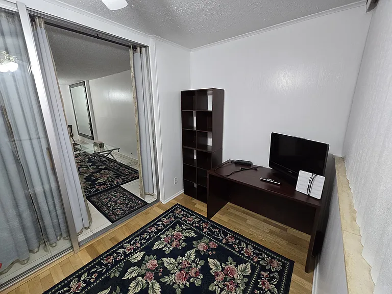 609 NE 14th Ave #404 — Photo 19