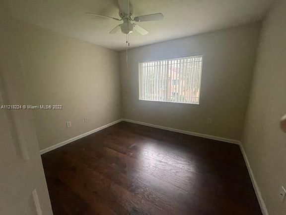 4th image of 121 SW Palm Dr APT 208