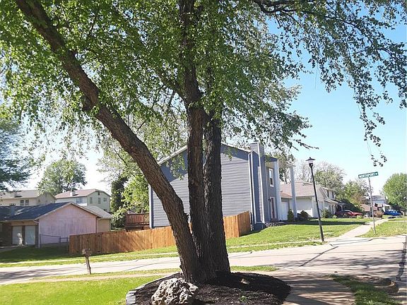 3rd image of 11803 Seven Hills Dr