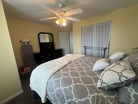 3rd image of 30 Chelsea St