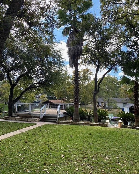 1st image of 908 Sherwood Forest Dr