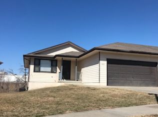 3301 Mickaela Ln, Lincoln, NE 68521
