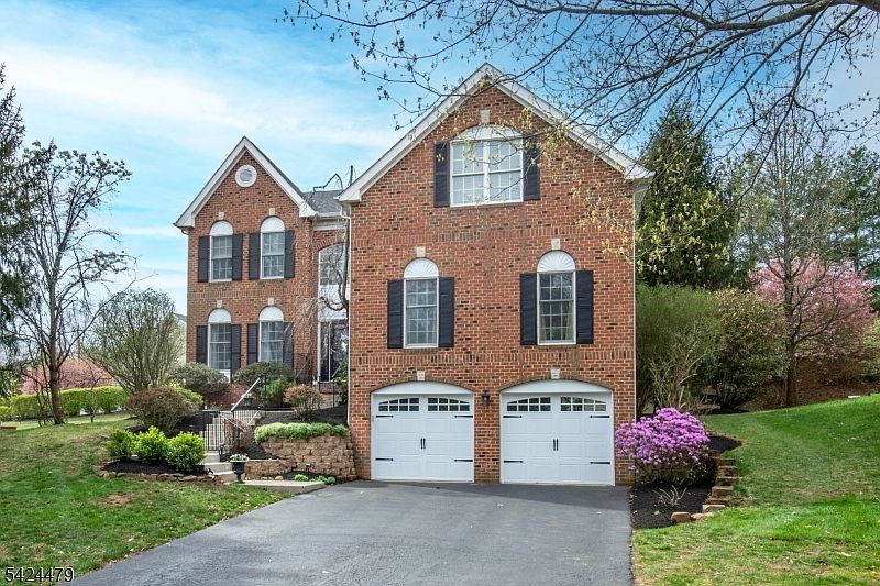 1st image of 25 Sullivan Dr