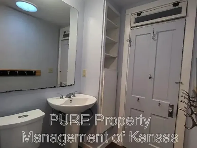 707 Liberty St — Photo 17