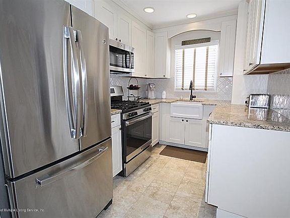 5th image of 111 Ramblewood Ave