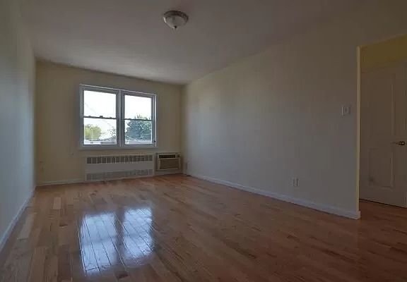 2nd image of 946 E 96th St #2