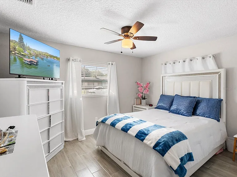 871 Darwin Dr — Photo 10
