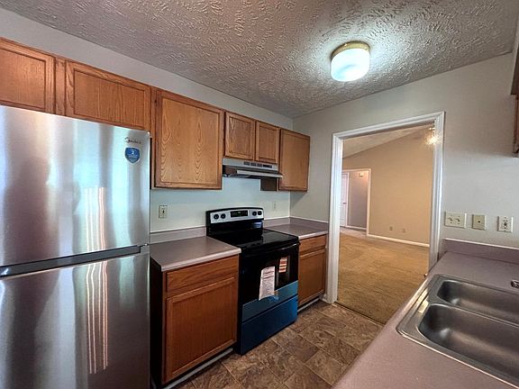4th image of 1335 Oak Knolls Dr
