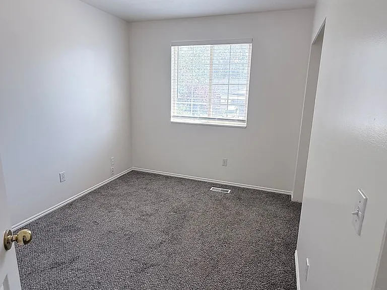 975 E 170 N — Photo 21