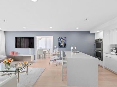 250 Hammond Pond Pkwy APT 408S, Newton, MA, 02467