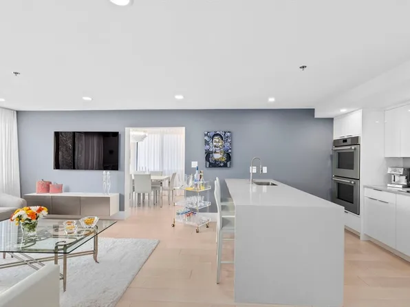 250 Hammond Pond Pkwy APT 408S, Newton, MA 02467
