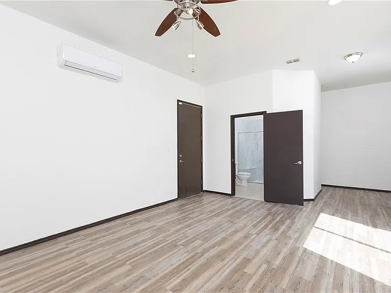 2037 S 45th St — Photo 19