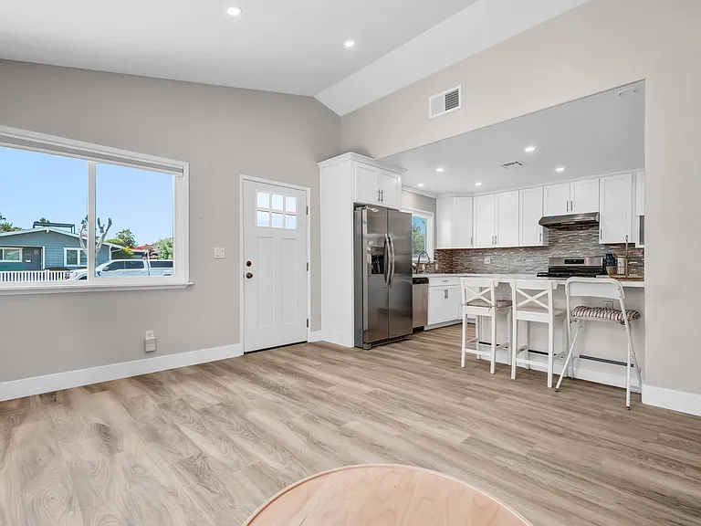 8401 Doncaster Dr — Photo 6