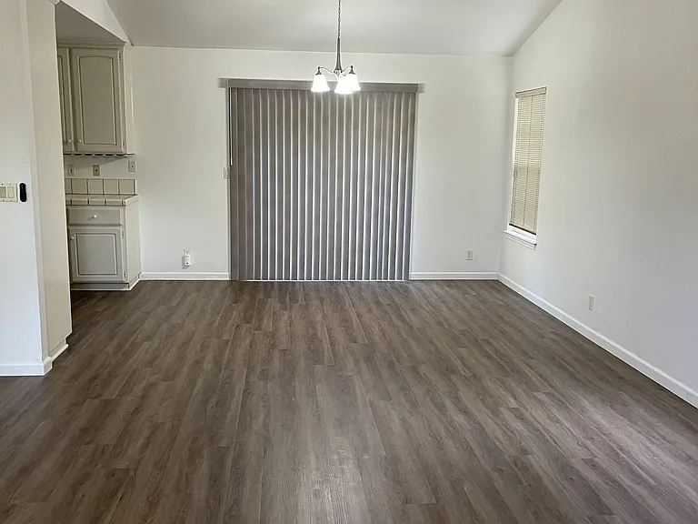 819 Black Walnut Way — Photo 3