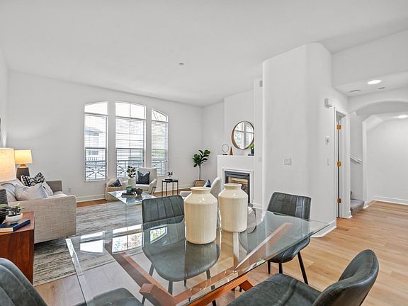 3rd image of 839 Harmony Pl