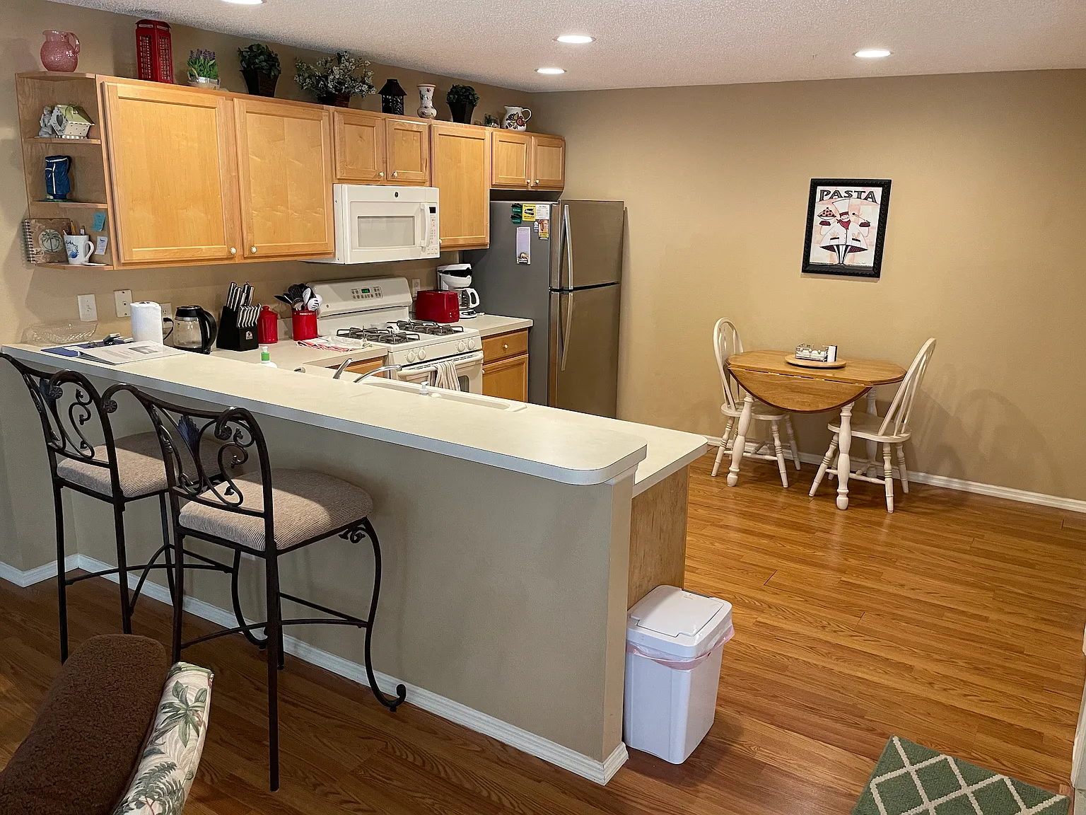 2 bed, 1200 sqft, $2,250 — Photo 3