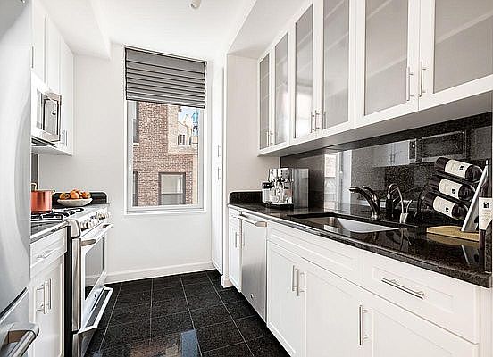 4th image of 320 W 38th St APT 2203