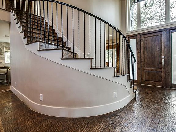 4th image of 2728 Browning Dr