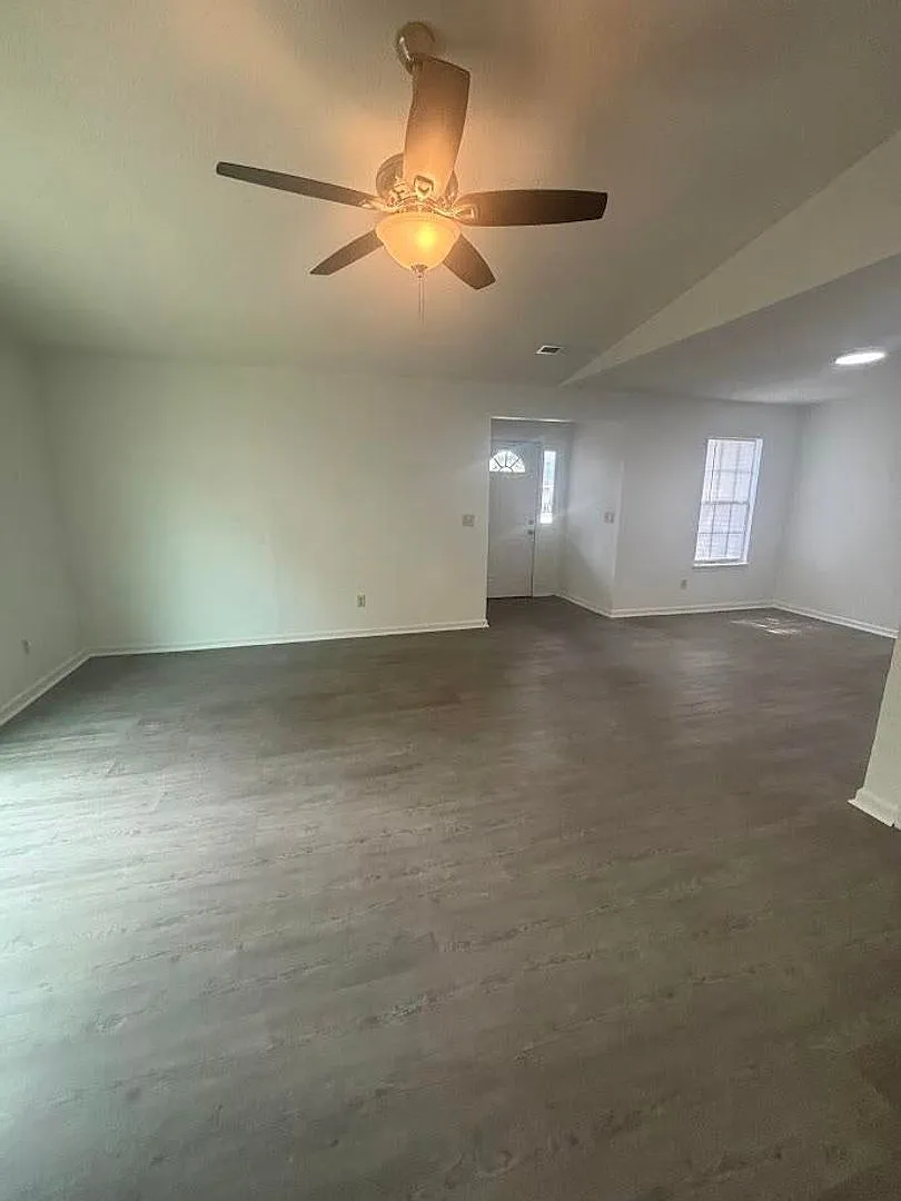Welcome to College Park Duplexes! — Photo 4