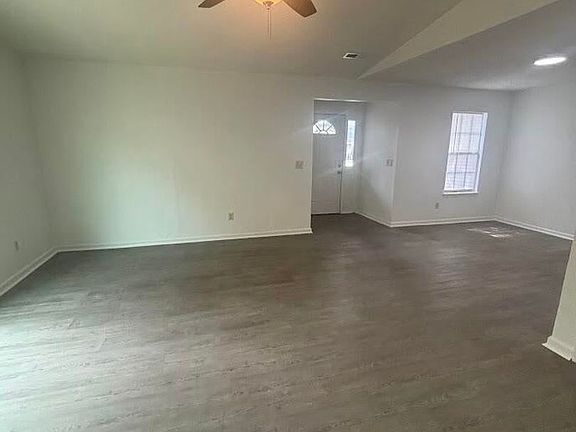 4th image of 404B Erskine St