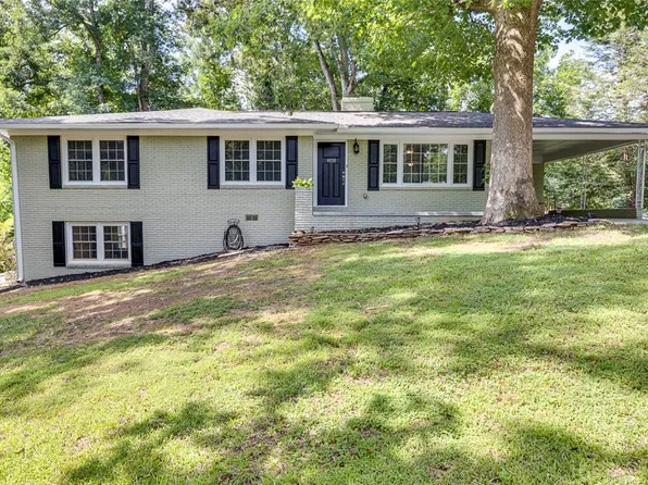 4030 Creekside Dr, Seneca, SC 29672