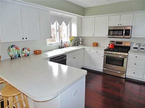 3rd image of 2478 Goldenrod Ln