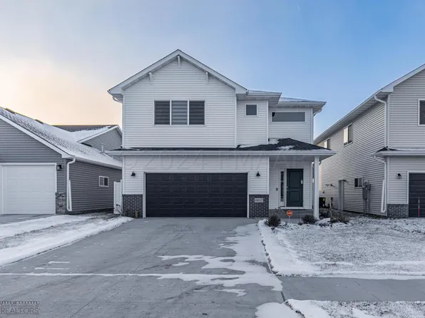 6657 27th St S, Fargo, ND 58104
