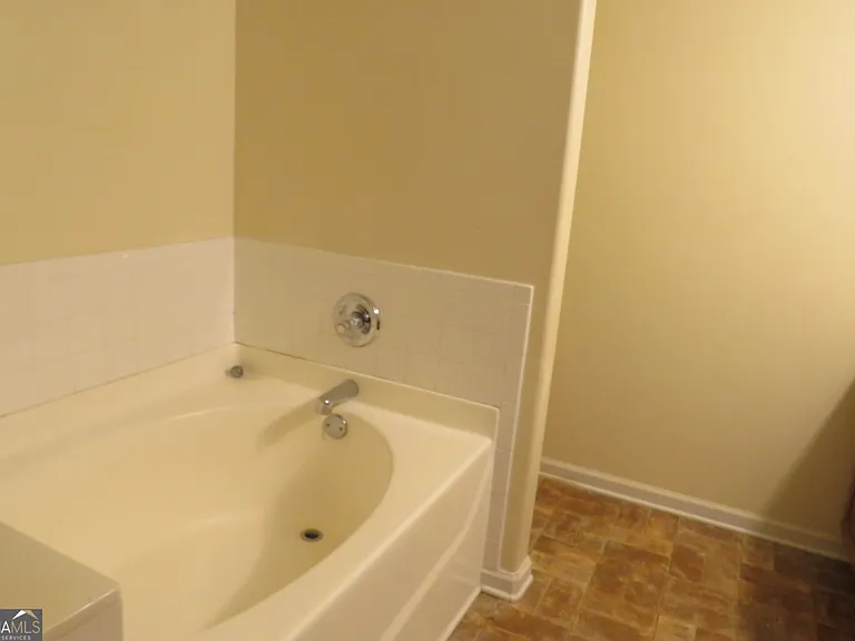 2718 Rocky Ct S — Photo 21