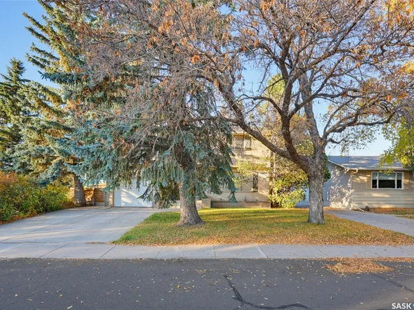2457 Eastview, Saskatoon, SK S7J 3E8