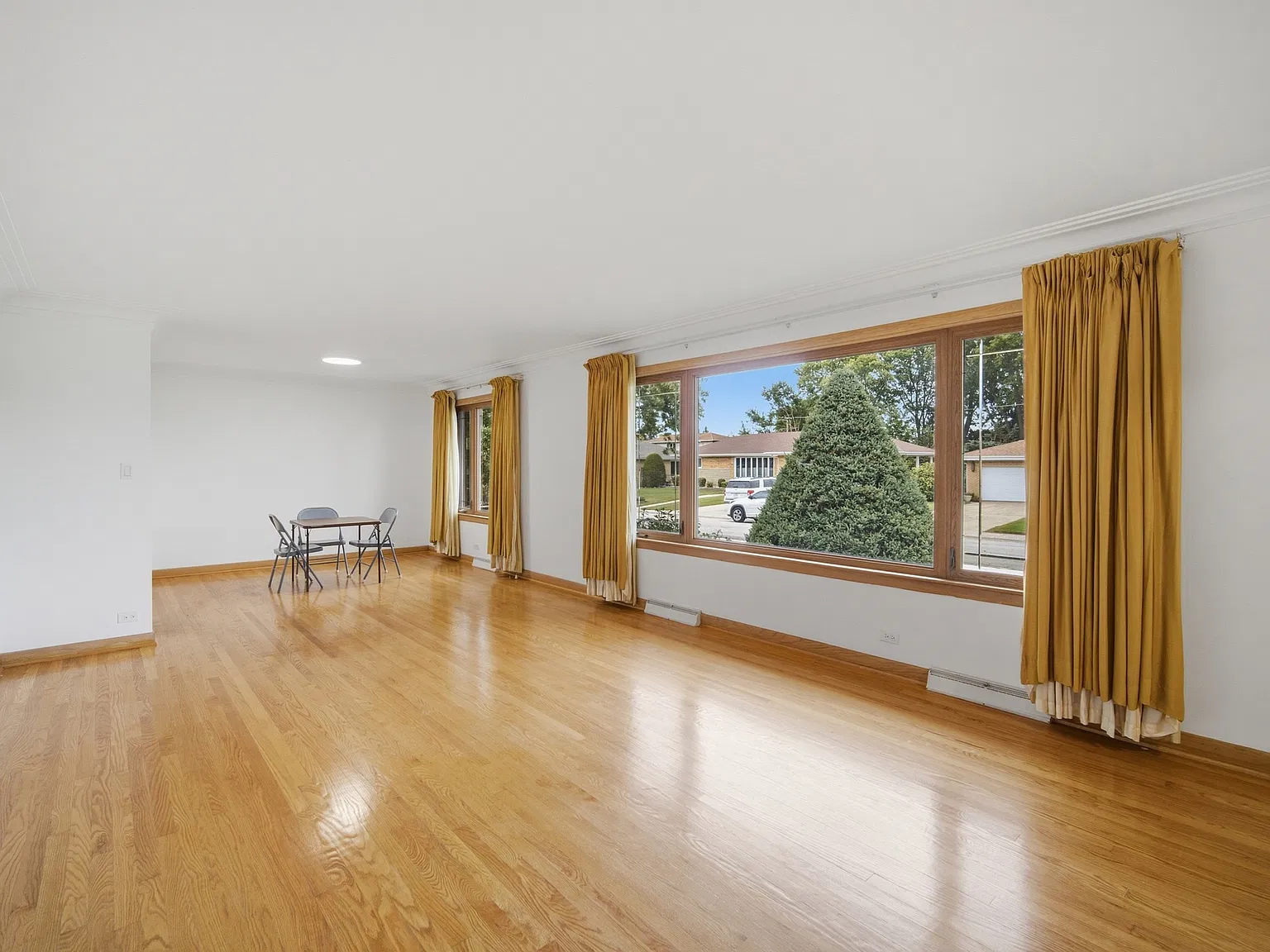 3 bed, 1.5 bath, 1694 sqft, $3,800 — Photo 4