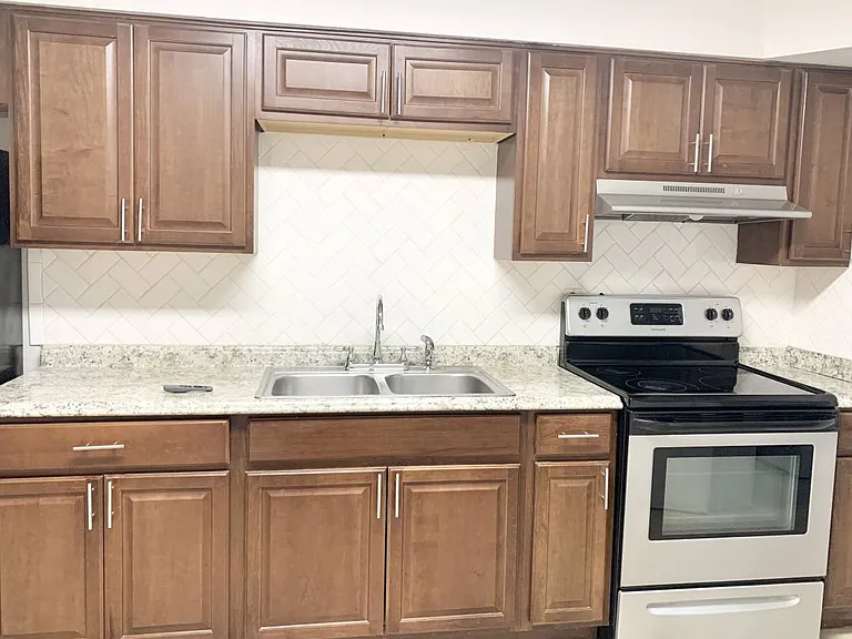 310 S Orleans Ave — Photo 11