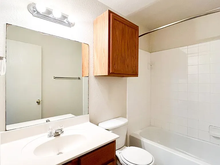308 Creek St — Photo 16