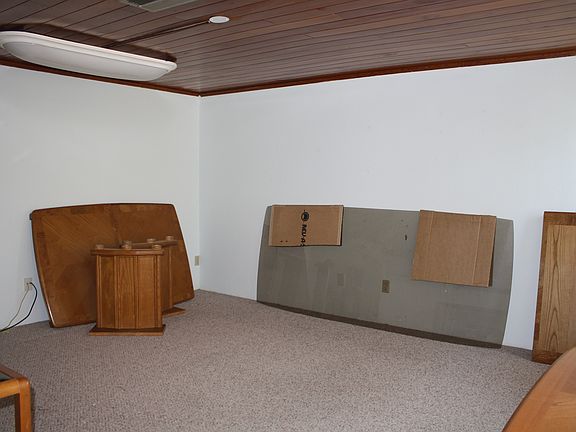 4th image of 165 W Green St