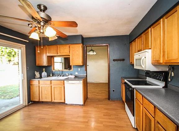 2nd image of 4 Moorland Dr