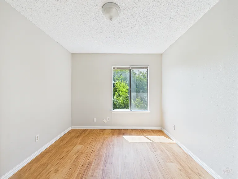9520 Quail Village Ln — Photo 37