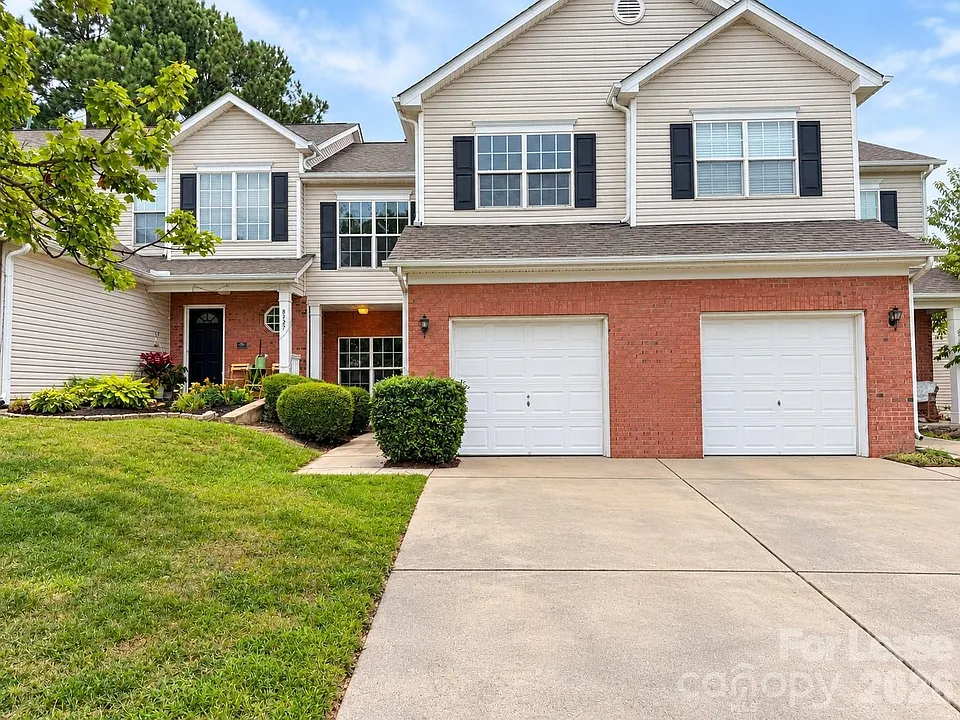 8531 Carolina Lily Ln