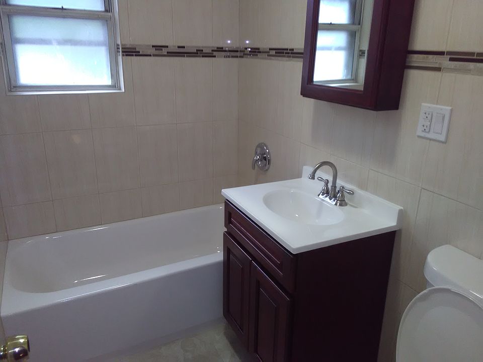 2nd image of 380 Wyona St