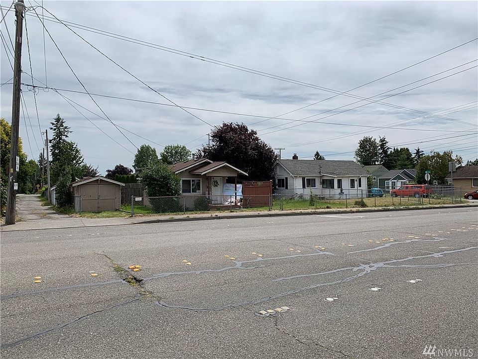 1st image of 1002 & 1006 Naval Ave