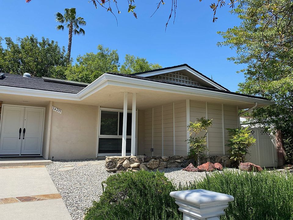 1st image of 24235 Burbank Blvd