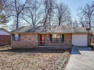 302 Dogwood Dr, Tahlequah, OK 74464