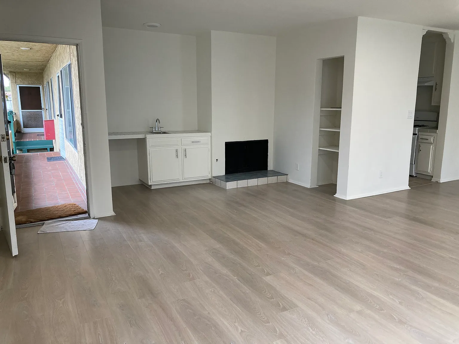 119 Driftwood St — Photo 3