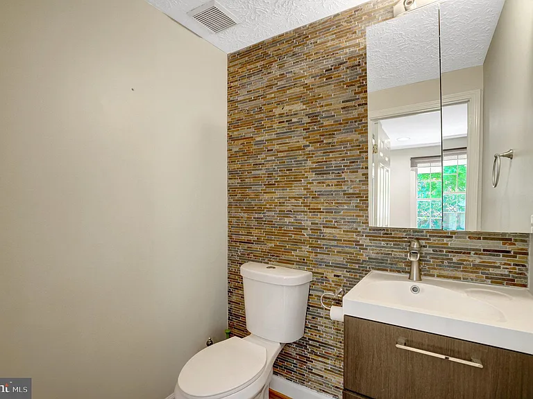 2920 Montauk Ct — Photo 7