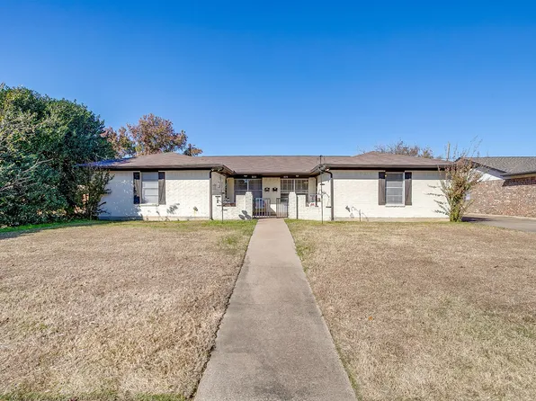 820 Ash St, Burleson, TX 76028